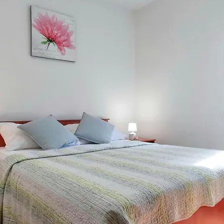 Nice Apartment In Smrika With Wifi Апартаменты Шмрика