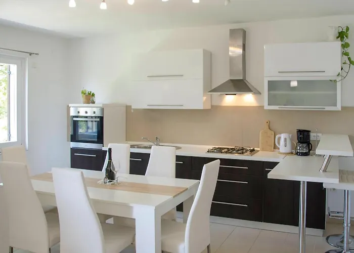 Cozy In With Kitchen * Šmrika
