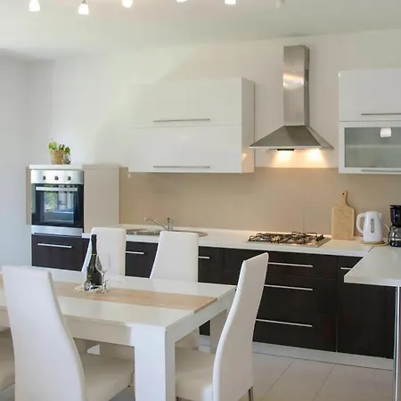 Cozy In With Kitchen * Smrika